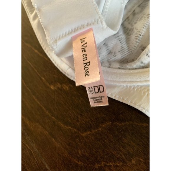 (34DD) La Vie En Rose white lace bra - Picture 3 of 3